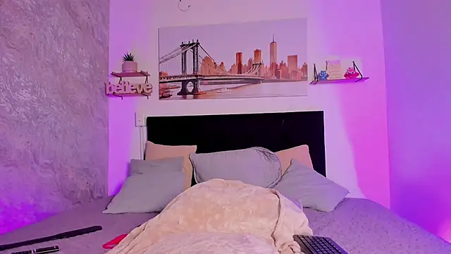 SofiaLujan  online show from June 9, 11:37 pm