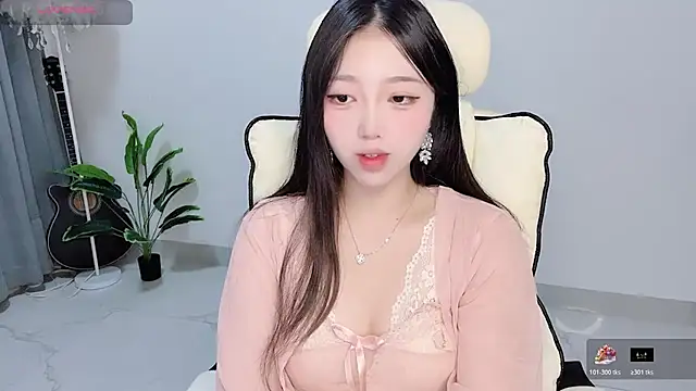 Yukiy8877 online show from May 2, 9:18 pm