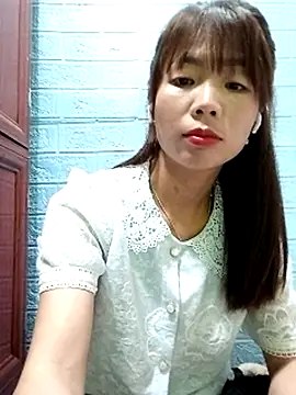 AmyLinee01 online show from August 1, 9:17 pm
