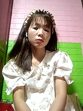 AmyLinee01 online show from May 5, 1:08 am
