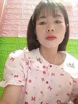 AmyLinee01 online show from June 12, 6:21 am