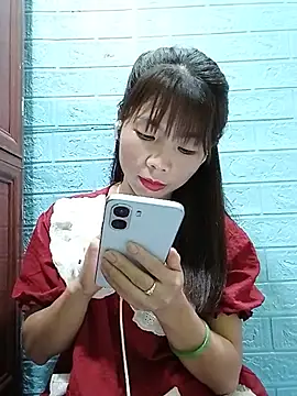 AmyLinee01 online show from August 2, 9:29 pm