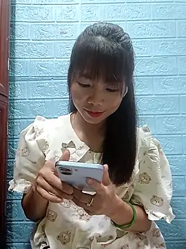 AmyLinee01 online show from July 28, 6:20 pm