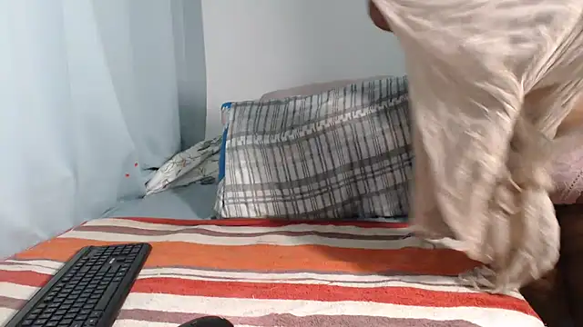 Lucia-boobs online show from June 24, 4:17 pm