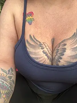 MiaHotboobs online show from April 20, 10:24 pm