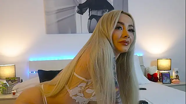 FrancescaGrayy online show from May 2, 9:18 pm