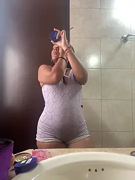 sofia-larson online show from May 14, 7:52 pm