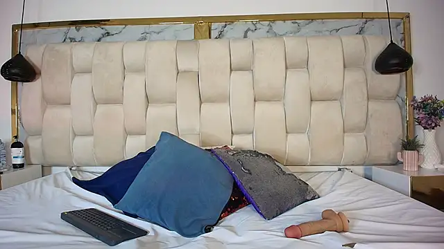 MeganEvanss   online show from May 10, 2:35 am
