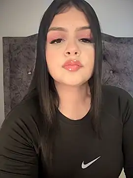 kloe sexxys online show from April 6, 6:20 pm