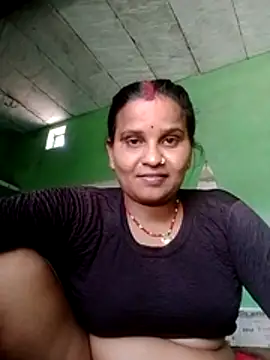 Shivani09900 online show from June 9, 6:13 am