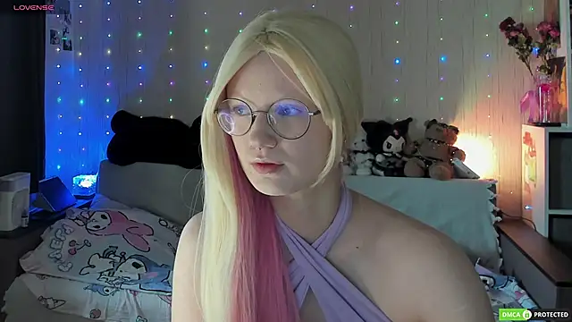 JulietFisher online show from June 18, 4:58 am