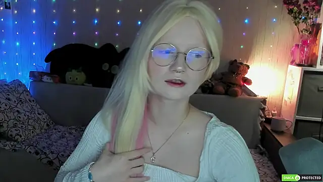 JulietFisher online show from June 13, 1:41 pm