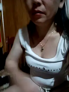 Pia-bee online show from April 11, 5:27 pm