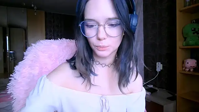 baby onface online show from April 27, 8:44 am