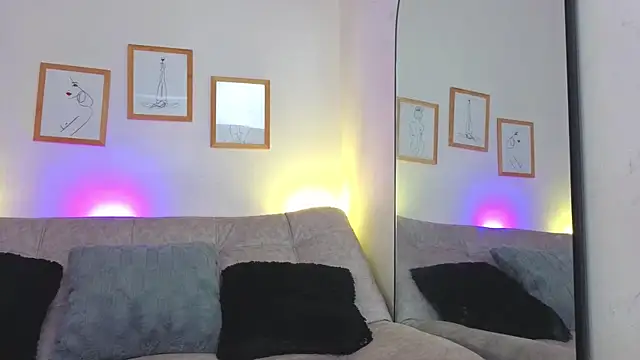 CharlotteCopper  online show from May 3, 10:40 am
