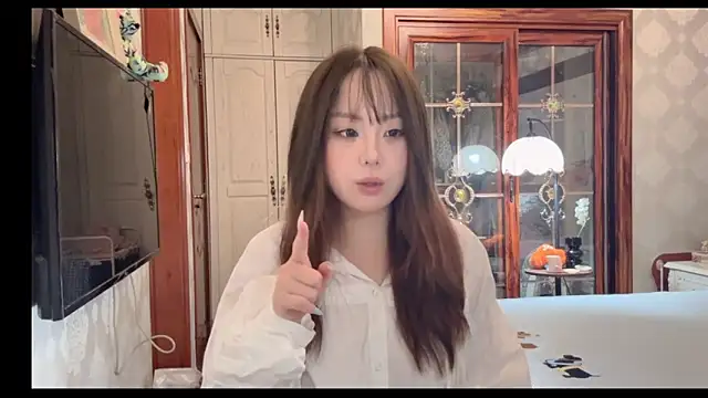 thelittlexx online show from June 7, 8:10 am