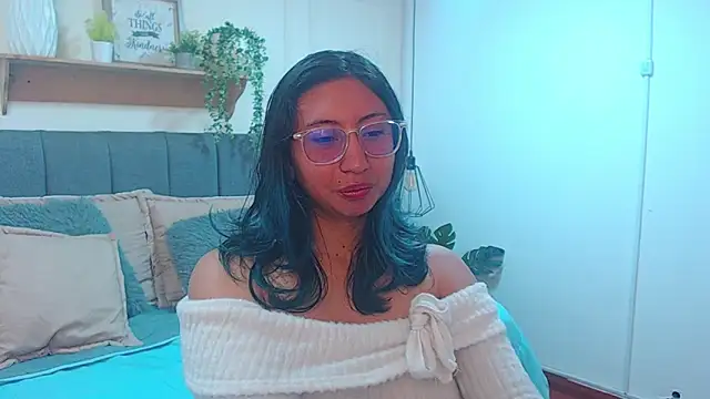 Violet 2003 online show from March 27, 1:56 pm