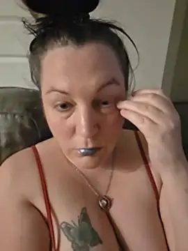 Queenemerald online show from July 3, 4:18 am