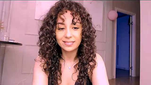 curly jade  online show from April 14, 5:02 pm