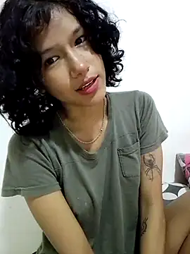 Yi Uzi online show from June 10, 1:27 am
