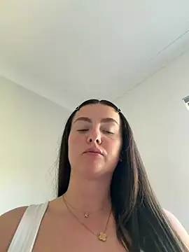 LolaSkyee online show from April 27, 12:46 pm