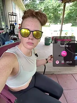 RoxyRedXO12 online show from June 2, 6:31 pm