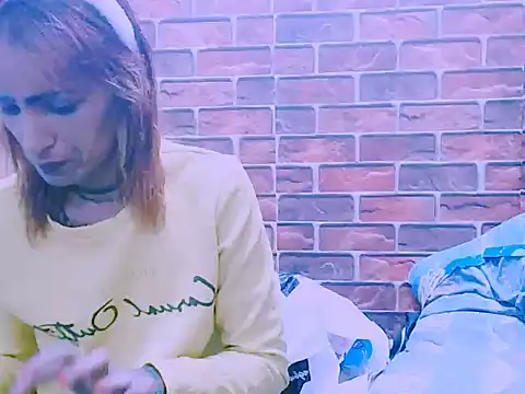 Alanadelray21 online show from April 6, 5:19 am