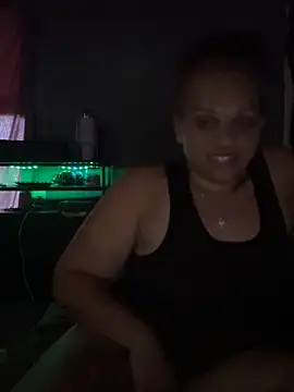 SHY QUINN online show from May 16, 8:30 pm