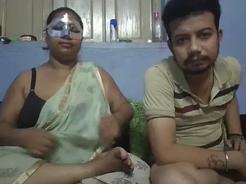 Naina1994 online show from April 18, 8:42 pm