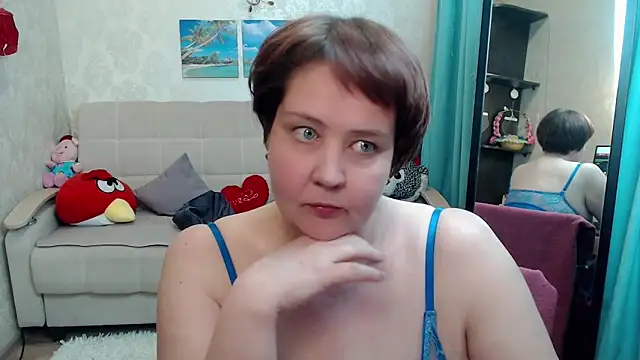 QUEEN02030 online show from April 20, 6:11 pm