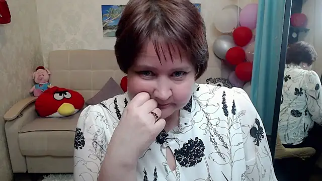 QUEEN02030 online show from April 1, 10:16 am