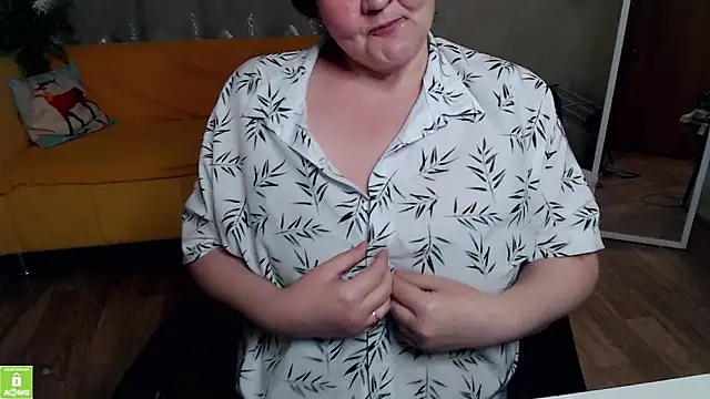 QUEEN02030 online show from April 22, 3:09 pm