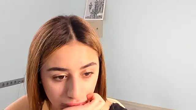 MalikaSquire online show from April 1, 6:14 am