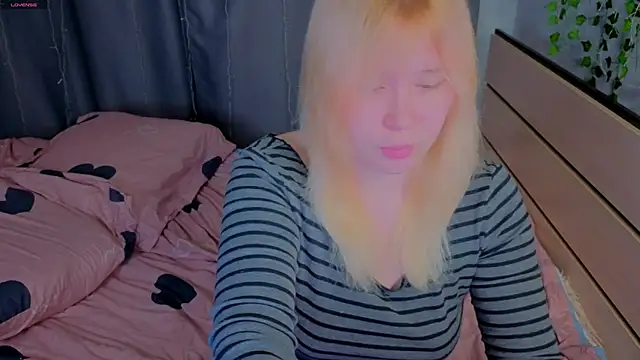unburnedgirl online show from May 24, 3:11 pm