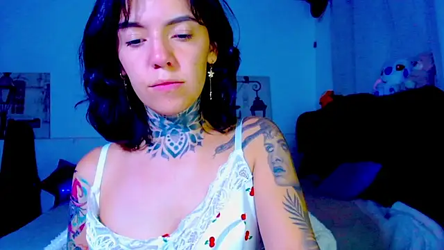 LannieGonzales online show from May 14, 1:44 am