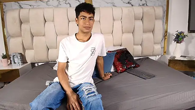 LuckandSamuel online show from April 19, 2:55 am