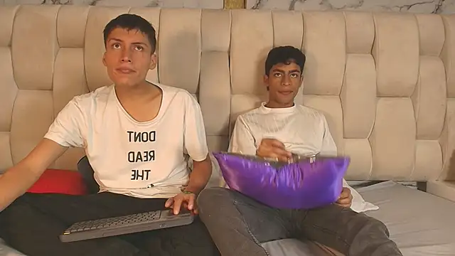 LuckandSamuel online show from April 20, 2:03 am