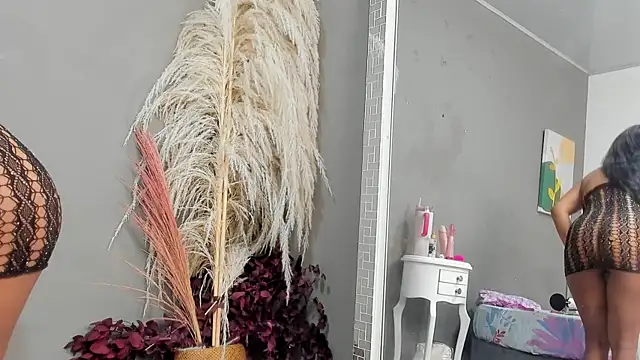 brendarendon1 online show from April 11, 5:57 am