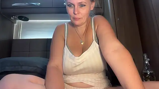 BustySwingingSlut online show from June 27, 8:15 pm