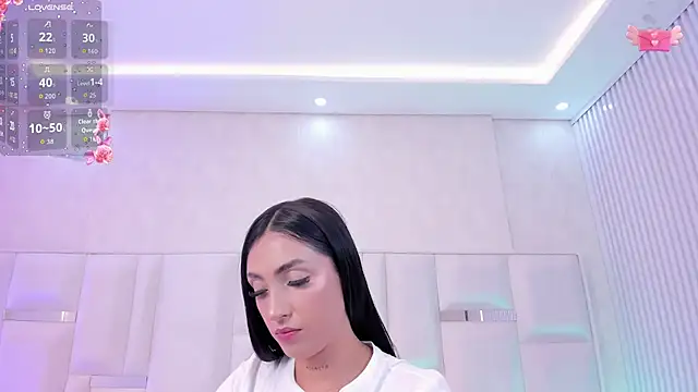 isabellajons online show from July 18, 10:45 pm