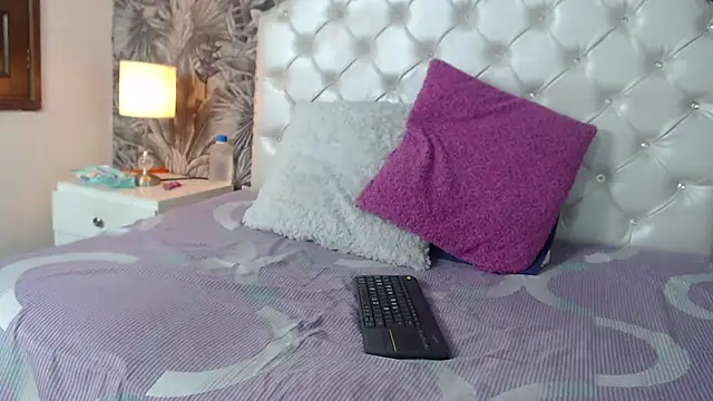 ViviJones online show from June 17, 7:37 pm