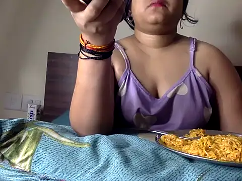 Bitchin Riya online show from June 17, 11:06 pm