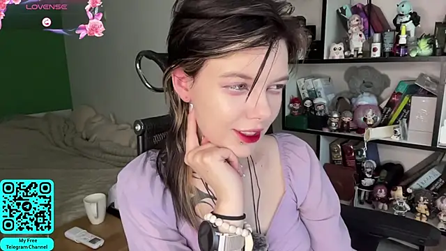 MadalynNosel online show from June 20, 7:12 am