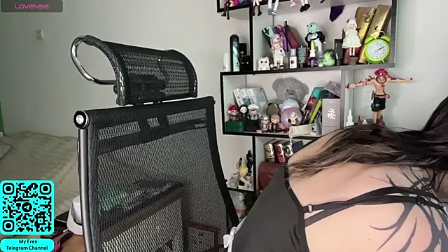 MadalynNosel online show from June 19, 7:01 am