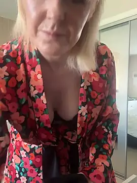 Laylaskyexx online show from June 5, 6:52 am