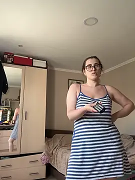 Lindasix online show from June 15, 9:09 am
