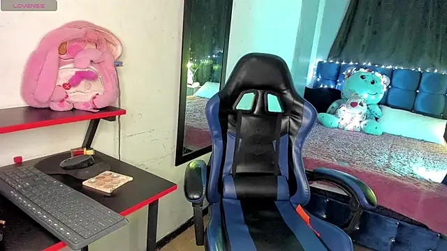 luna duque online show from April 25, 3:31 pm