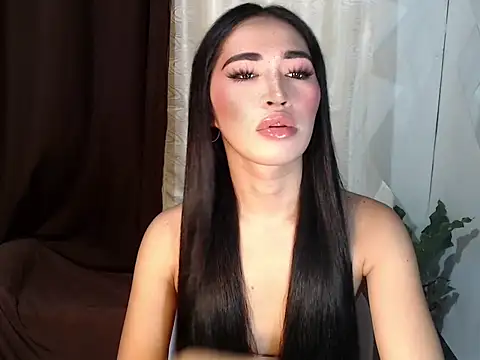 urasiankylie online show from May 21, 2:37 pm