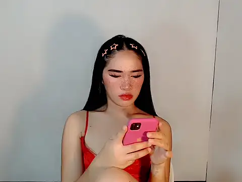 urasiankylie online show from April 30, 5:40 pm