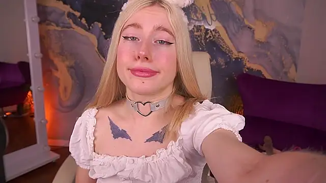 MelaniiePlay online show from July 4, 1:18 pm